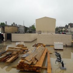 Visite de chantier du pôle culturel et associatif de Courtenay - Elévation des murs intérieurs.